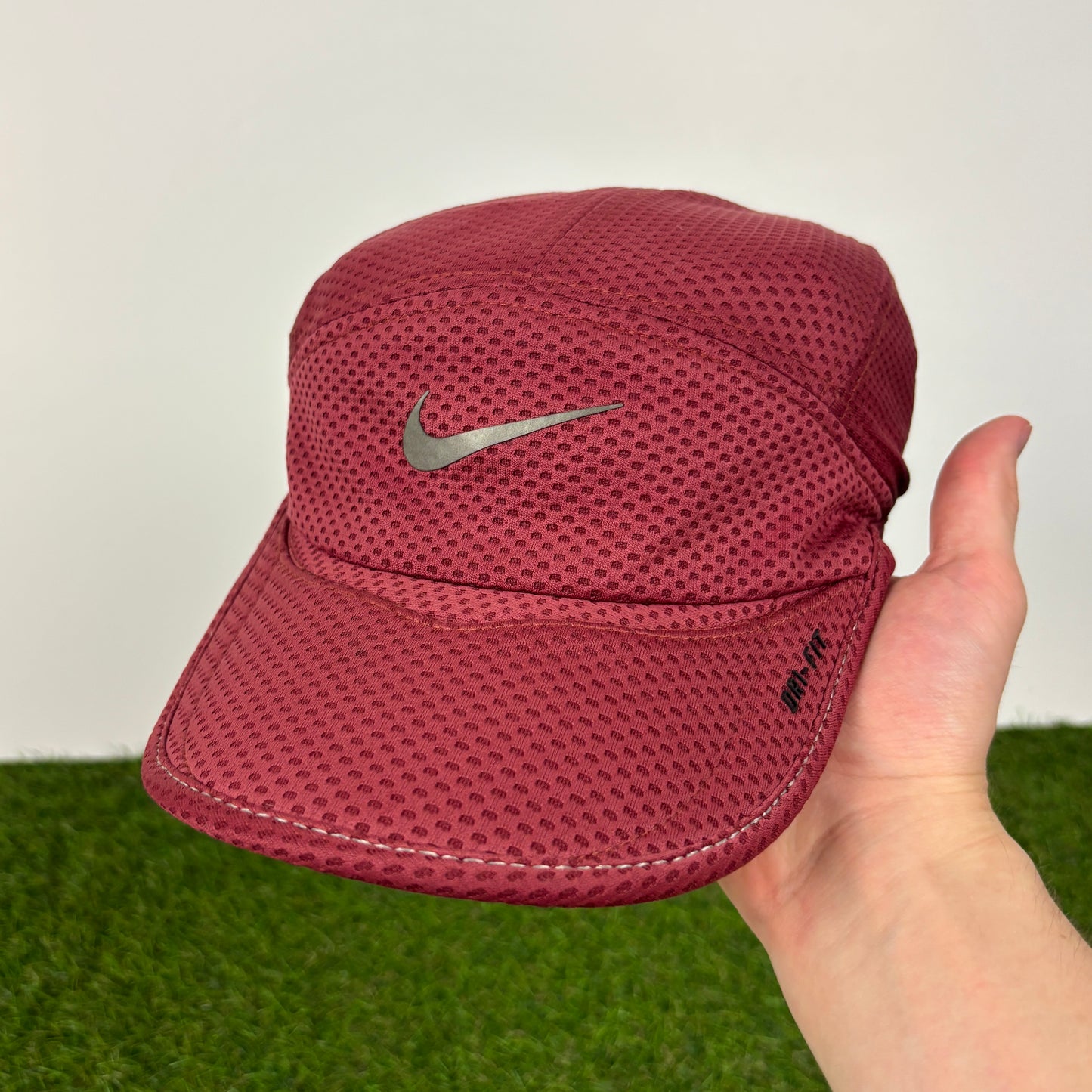 00s Nike Daybreak Mesh Dri-Fit Hat Red