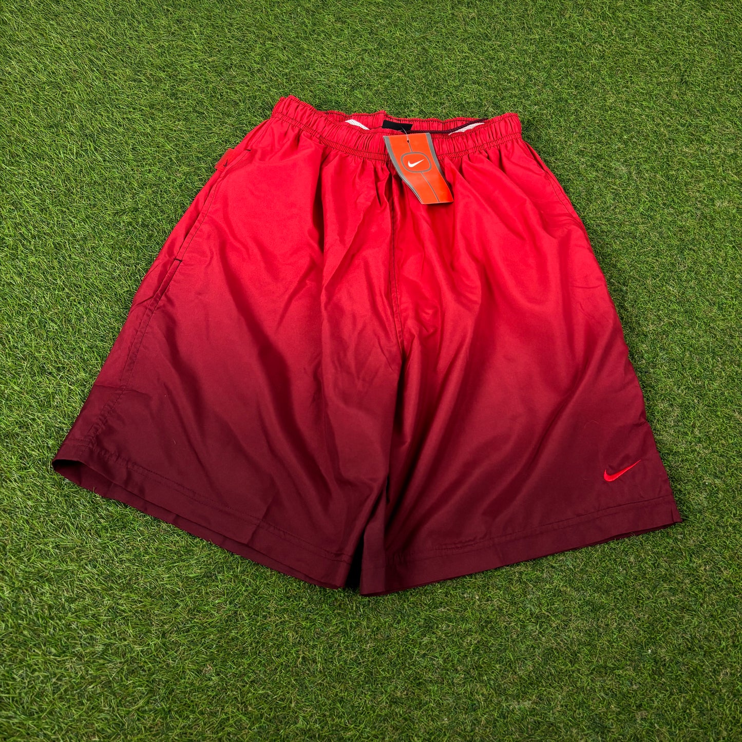 00s Nike Shorts Red Medium