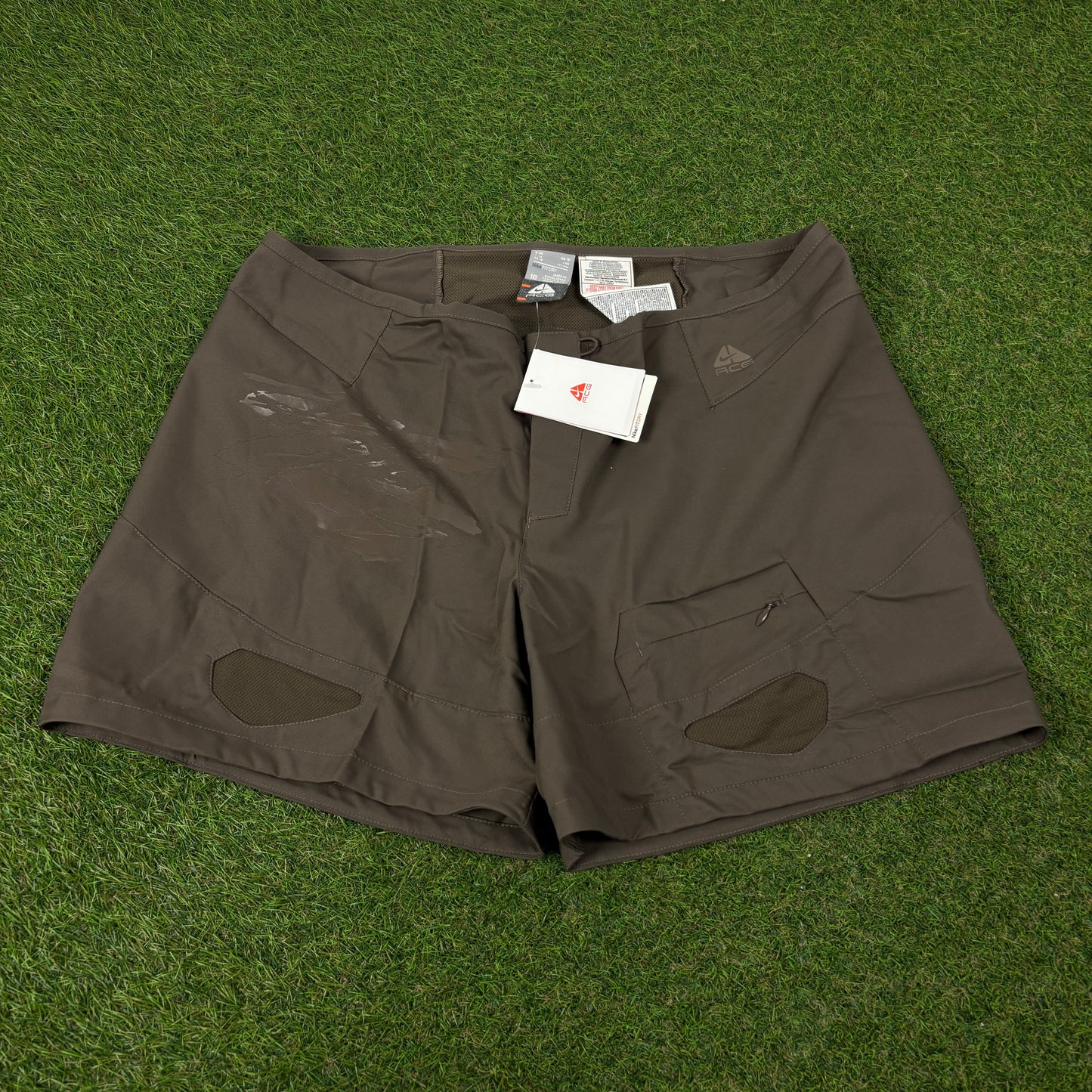00s Nike ACG Shorts Brown Large