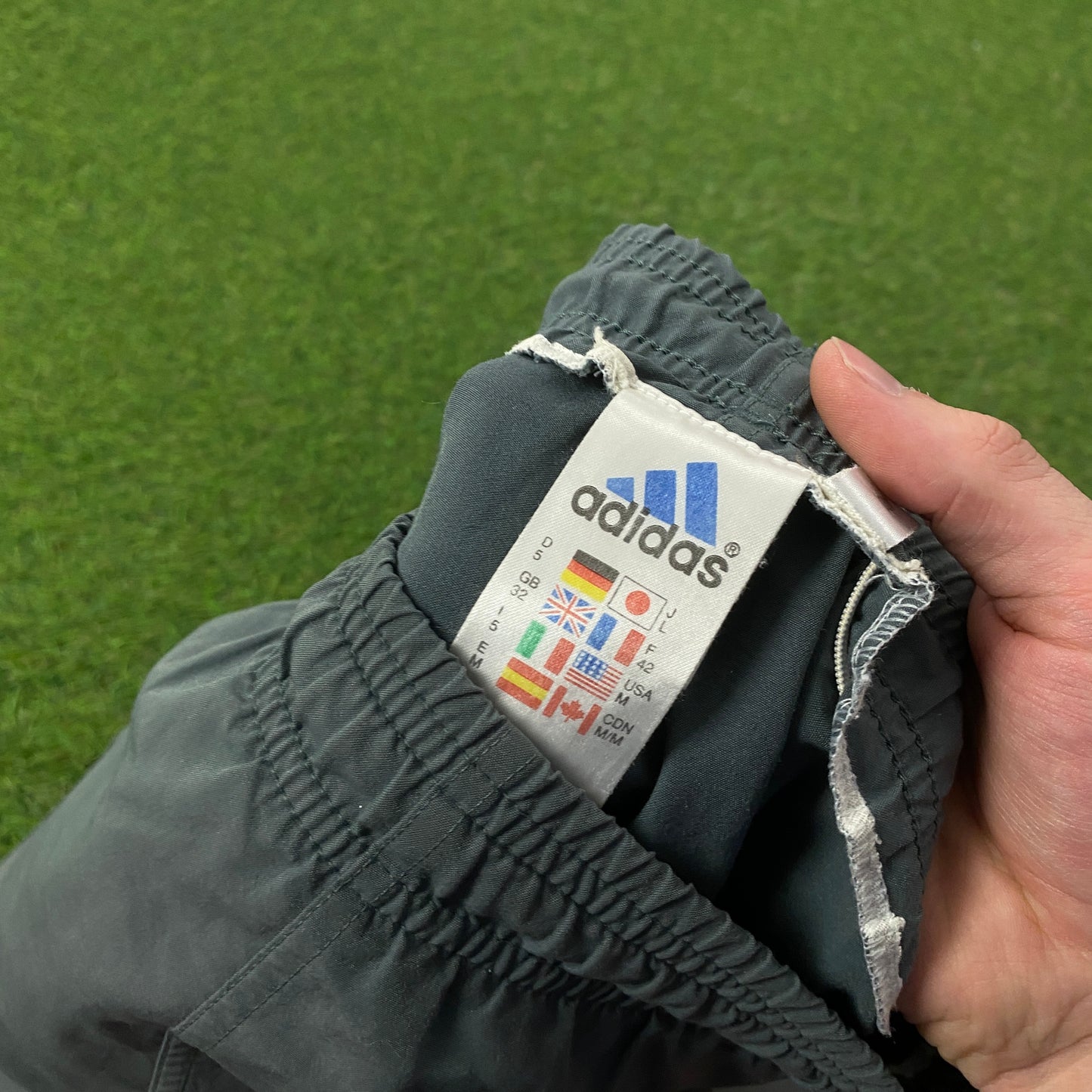 90s Adidas Shorts Grey Medium