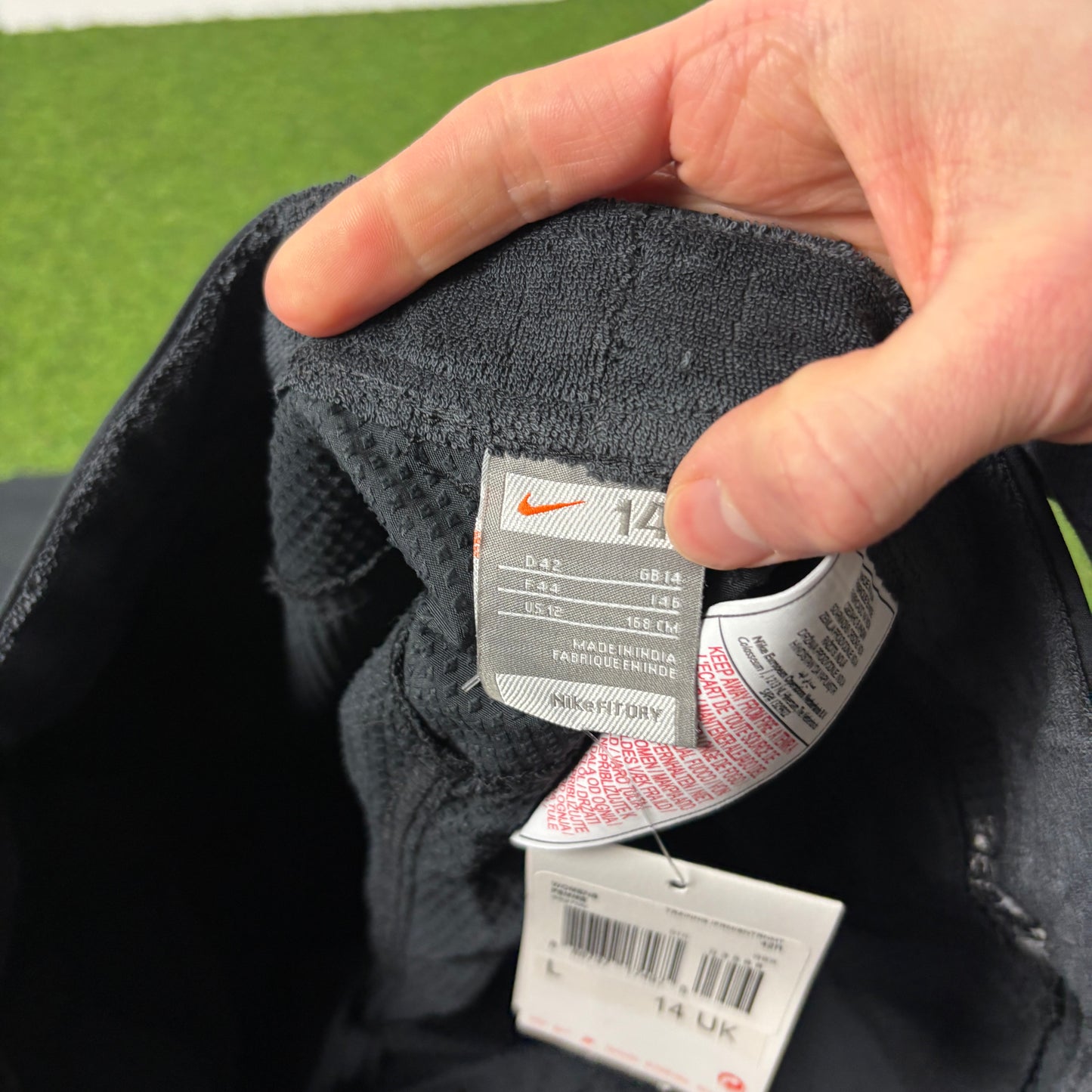 00s Nike Parachute Cinch Joggers Black Large