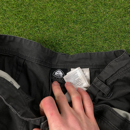 00s Nike ACG Cargo Shorts Grey Small
