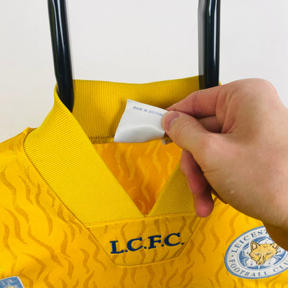 Retro Leicester City Football Shirt T-Shirt Yellow XS