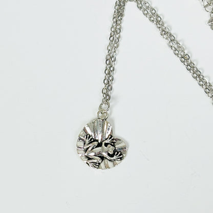 Vintage Froggy Necklace Silver
