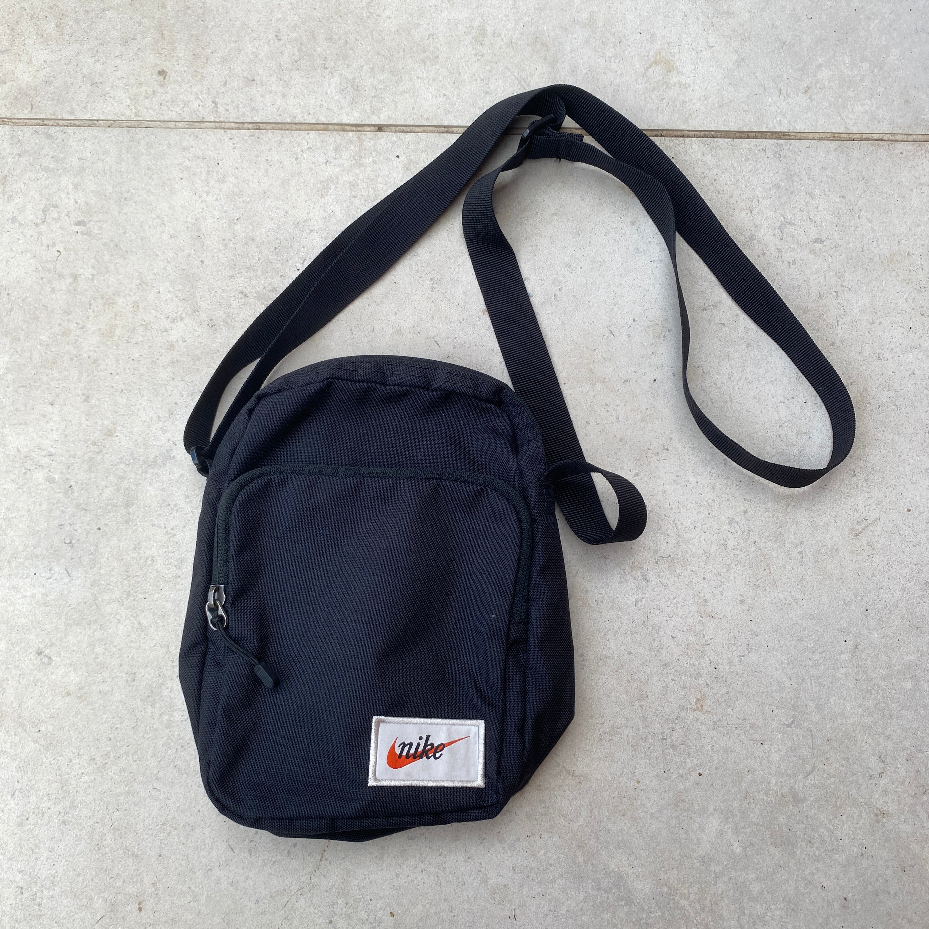 00s Nike Sling Shoulder Bag Black – Clout Closet