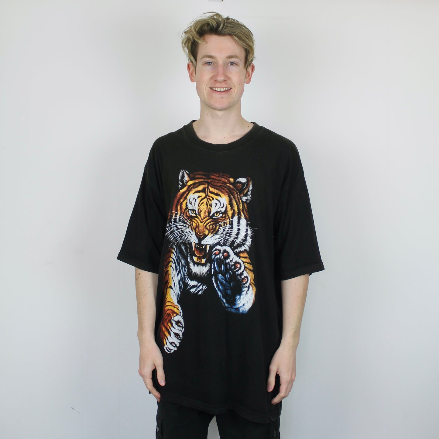 Vintage 90s Lion T-Shirt Black XXL