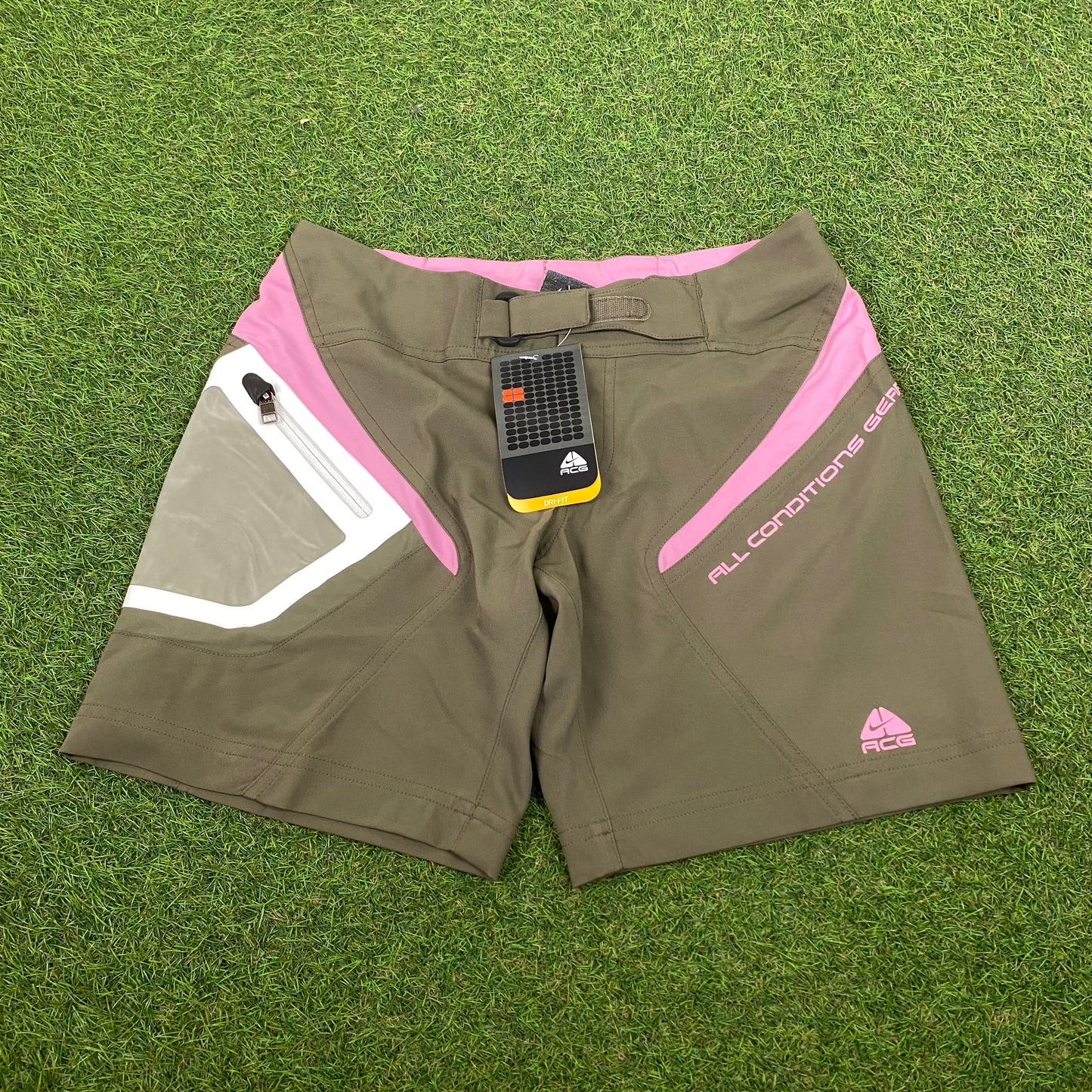 00s Nike ACG Waterproof Shorts Brown XS/XXS