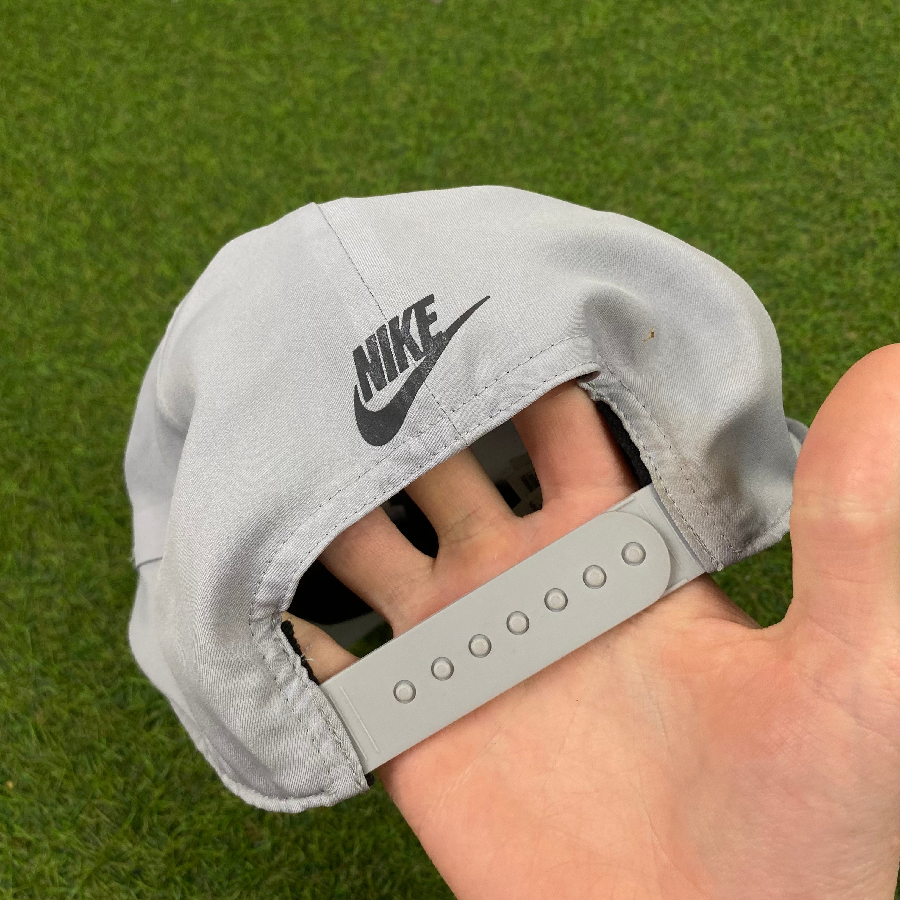 Light grey nike shop hat