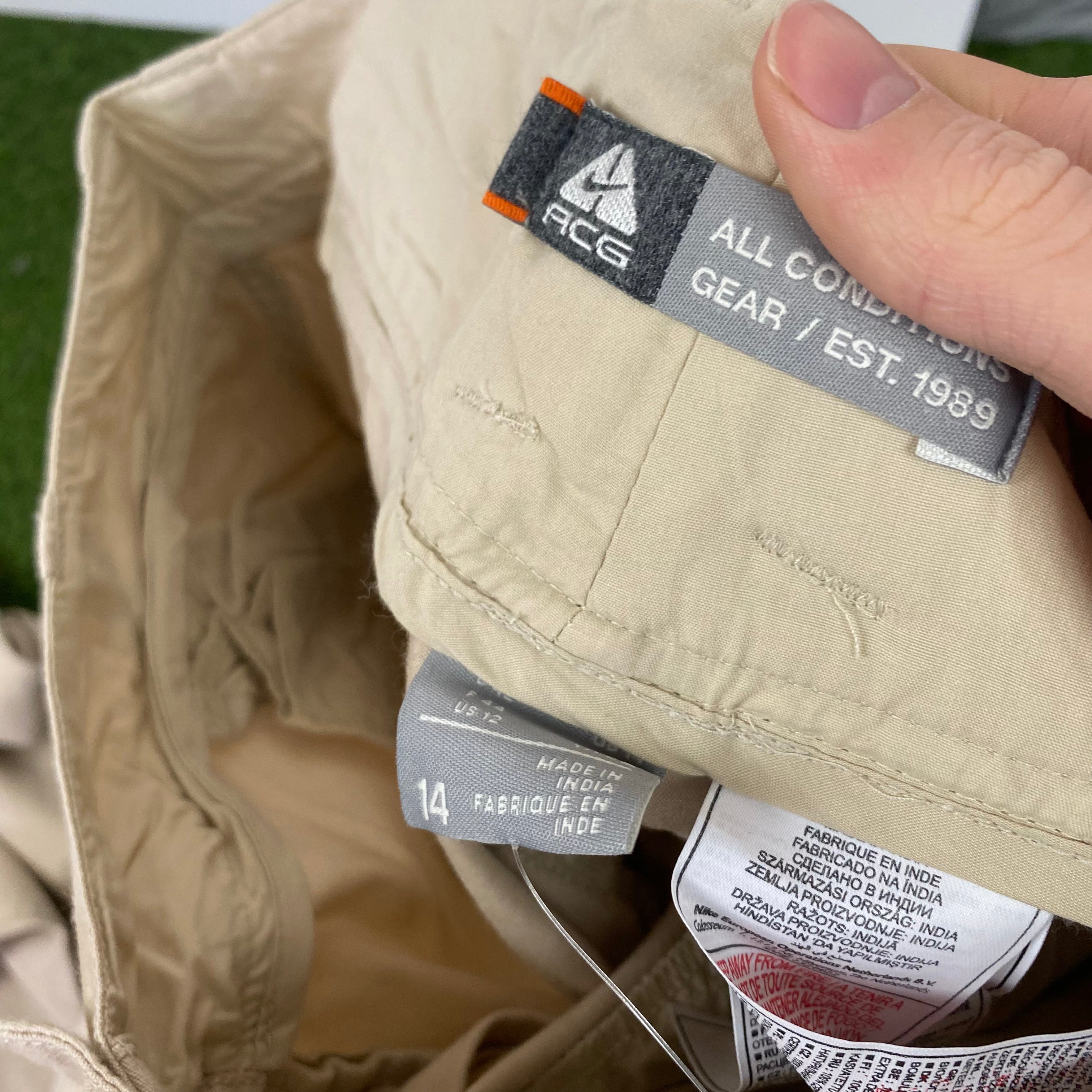 00s Nike ACG Cargo Trousers Joggers Light Brown XL Clout Closet