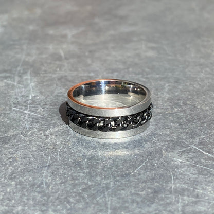 Chain Link Circular Ring Silver Black