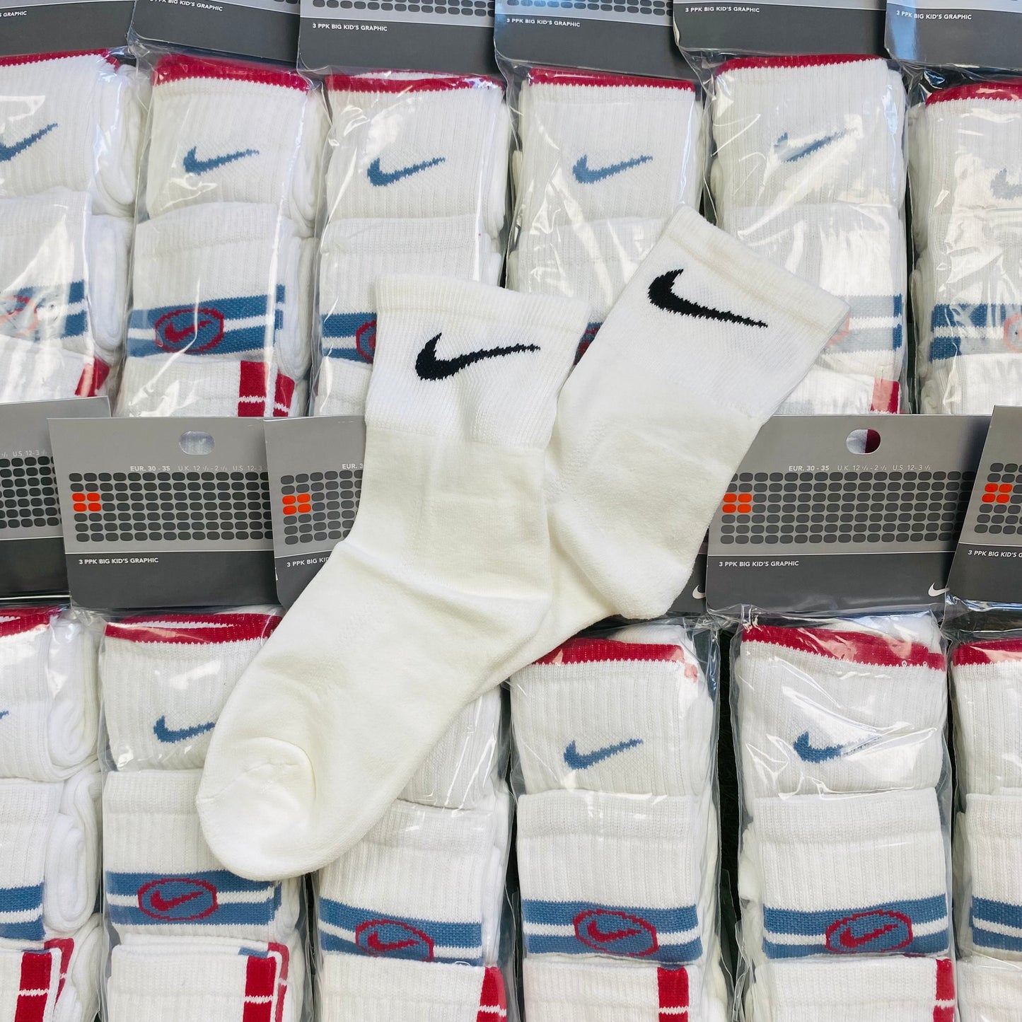 Vintage Nike Socks White Black UK6 - 12