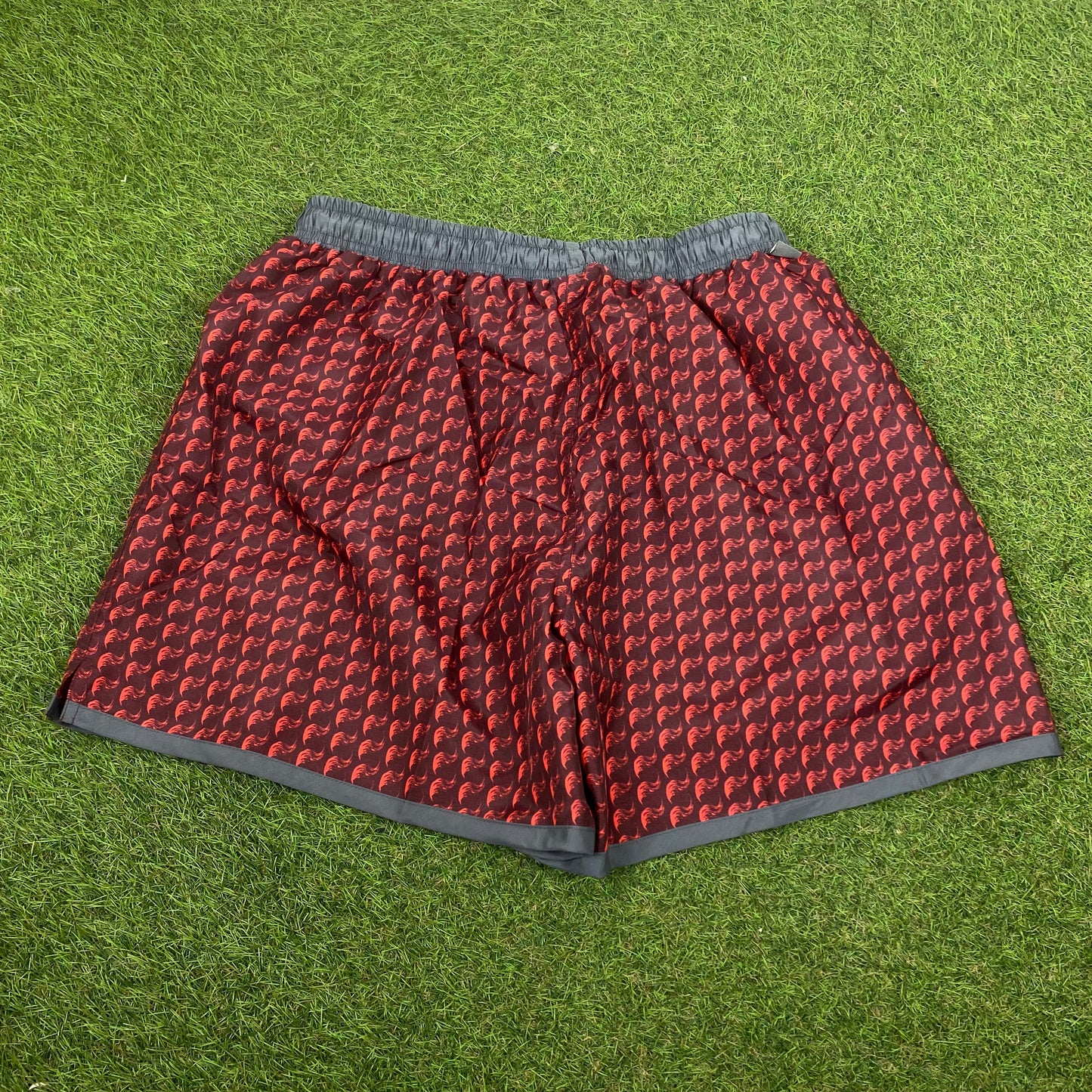 90s Nike Wavey Shorts Red Medium