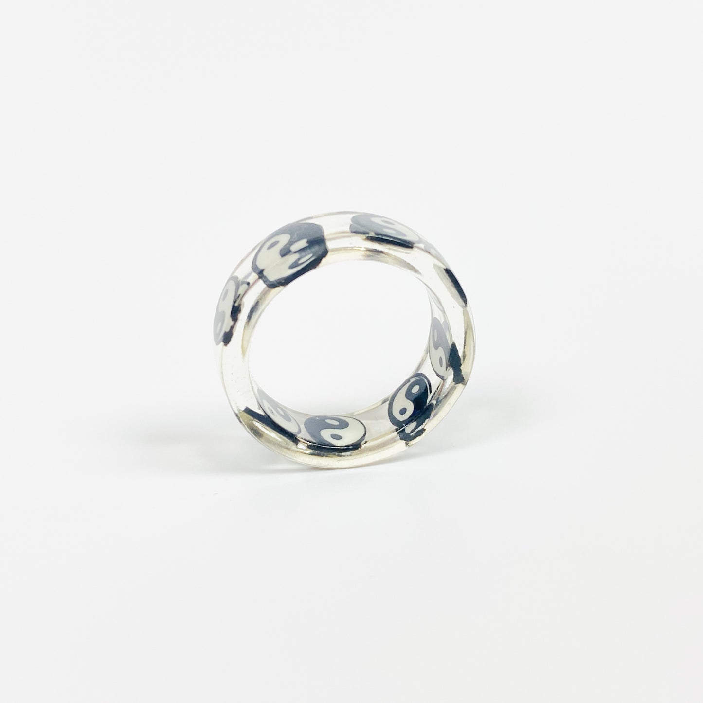 Vintage Retro Yin & Yang Resin Ring White