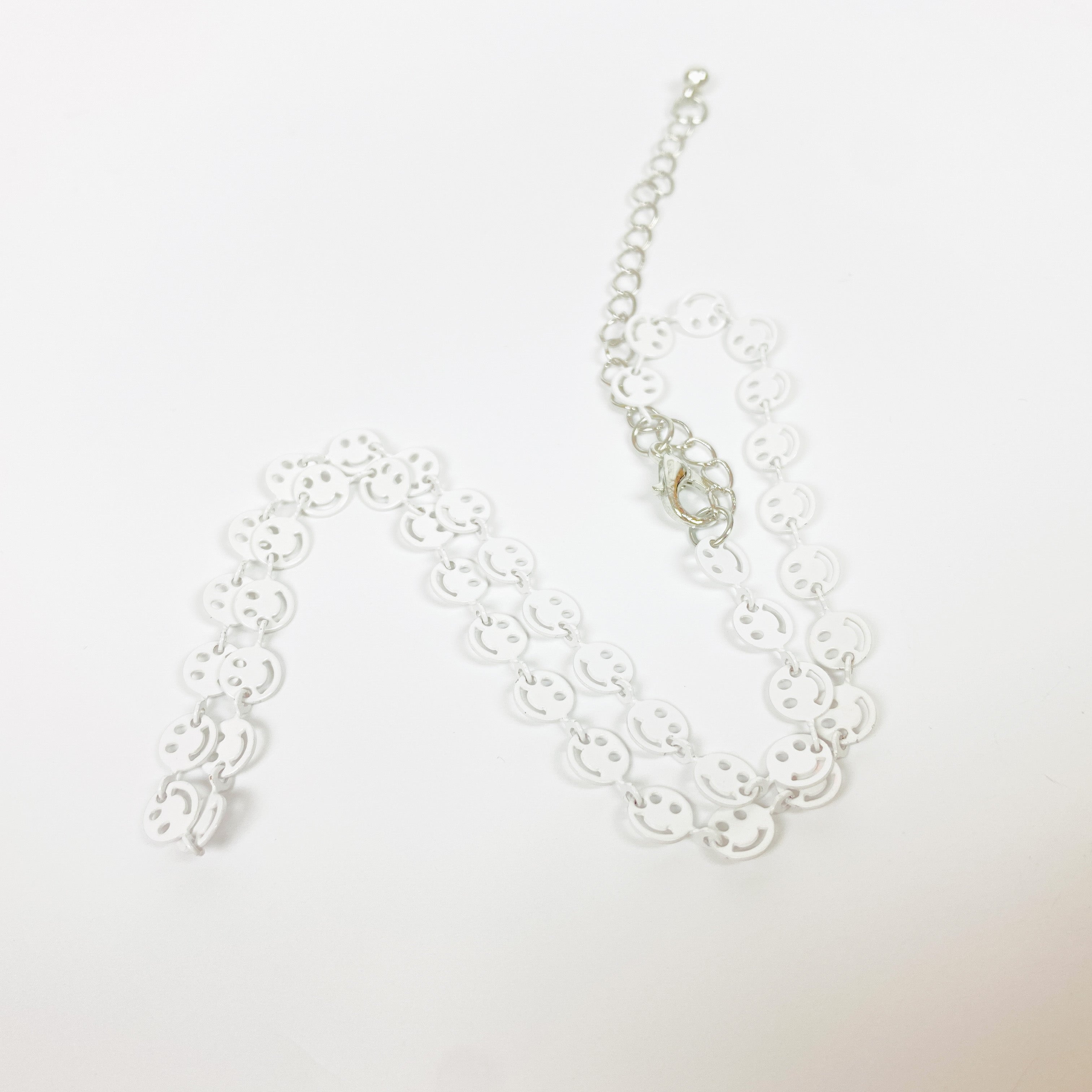Vintage Retro Smiley Necklace Chain White