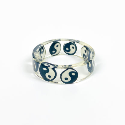 Vintage Retro Yin & Yang Resin Ring White