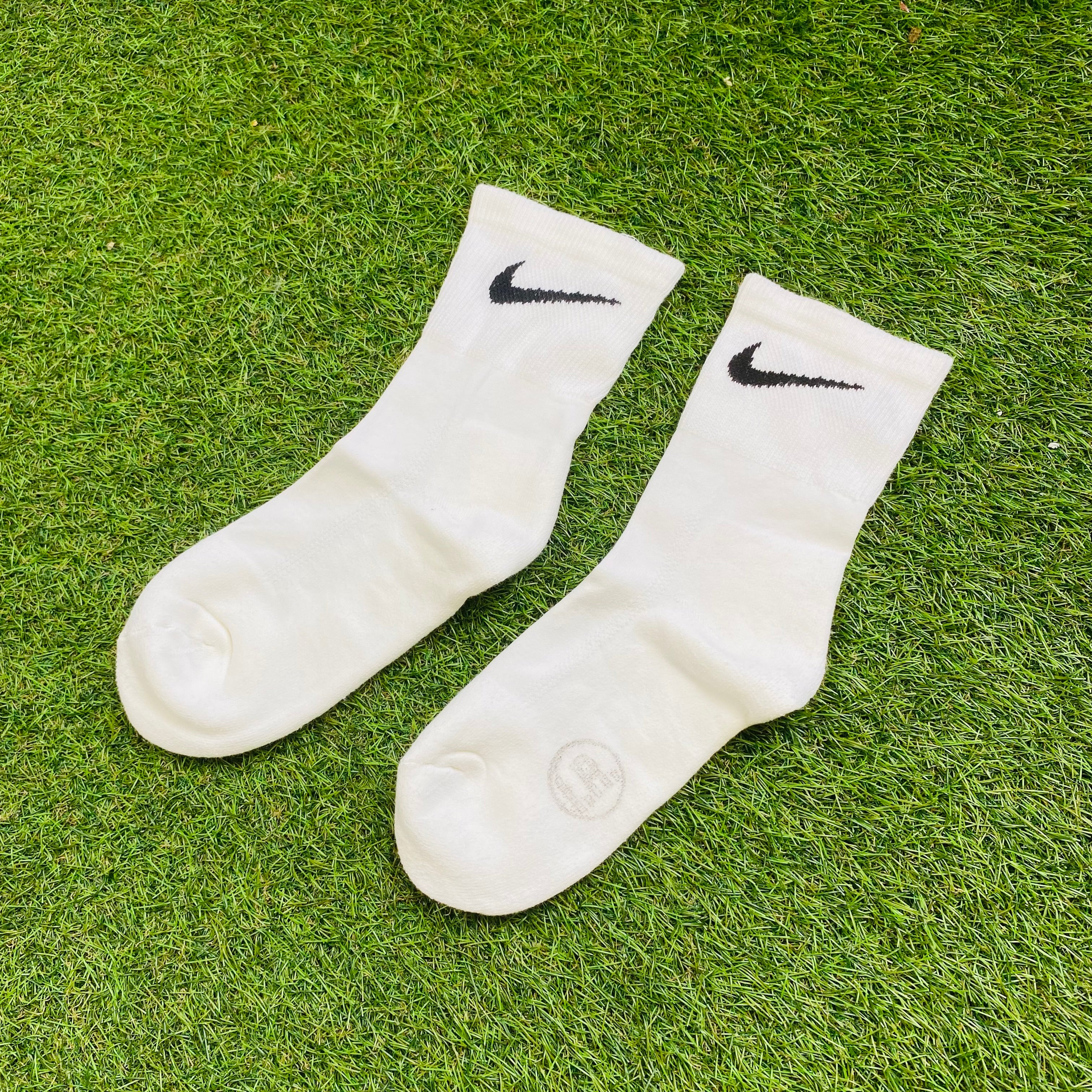Vintage Nike Socks White Black UK6 - 12