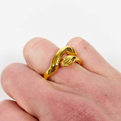 Adjustable Hug Ring Gold