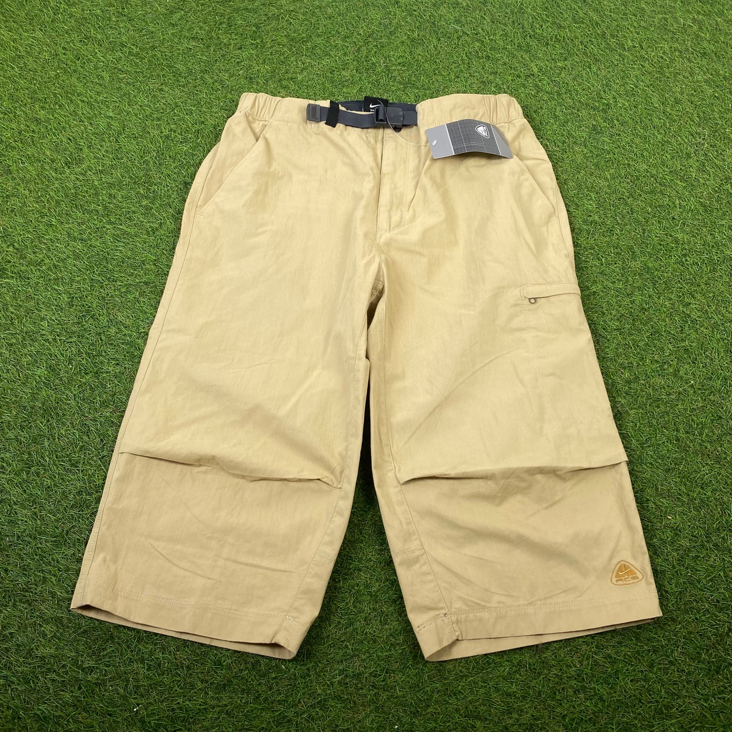 90s Nike ACG Belted Cargo Shorts Brown Medium